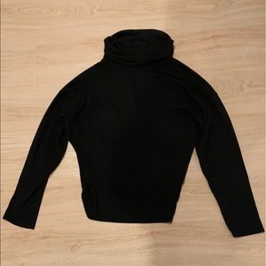 Black thin turtle neck/cowl sweater